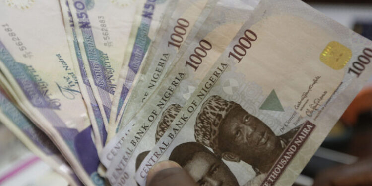 Διπλασιάζει τον κατώτερο μισθό η Νιγηρία