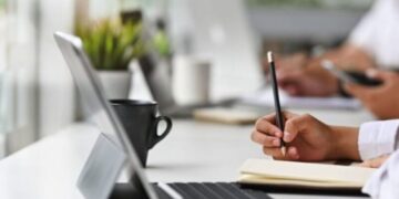 Όλα όσα πρέπει να ξέρουν υπάλληλοι και εργοδότες για το νέο εργασιακό νομοσχέδιο