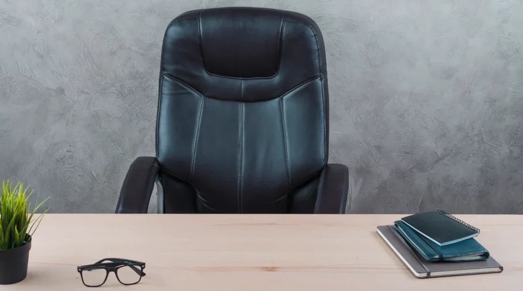 Μια παραίτηση και δύο μετακομίσεις για… αρχή σε Γραμματείες Υπουργείων