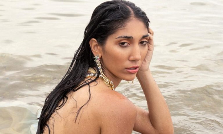 Η Παρασκευή Κερασιώτη στην παραλία με φουσκωμένη κοιλίτσα (photo)