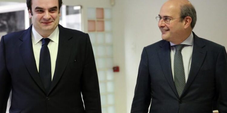 Το δίδυμο Χατζηδάκη – Πιερρακάκη και το πετυχημένο deal του Χρηματιστηρίου