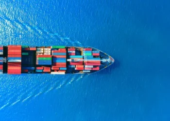 Τρικυμία στην ναυτιλία από τα νέα αμερικανικά λιμενικά τέλη