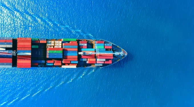 Τρικυμία στην ναυτιλία από τα νέα αμερικανικά λιμενικά τέλη