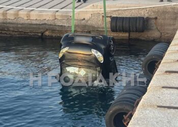 Λύθηκε το χειρόφρενο και έγινε… υποβρύχιο! (PHOTO)