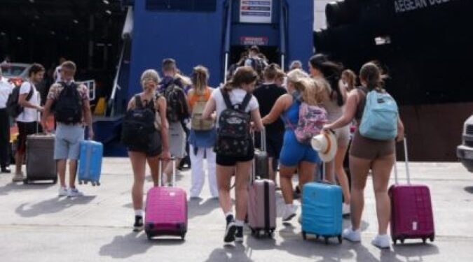 Κοινωνικός Τουρισμός: Συνολικά 74.327 πήγαν διακοπές τον Ιούνιο με voucher της ΔΥΠΑ