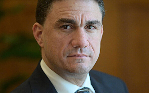 Τσουκαλάς για Μητσοτάκη: Είναι πρωθυπουργός θεατής…