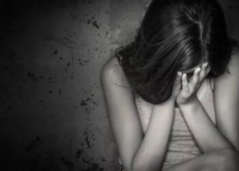 Συνελήφθη ο 4ος από τον ομαδικό βιασμό: Τι λέει η μητέρα των δύο παιδιών που κατηγορούνται (video)