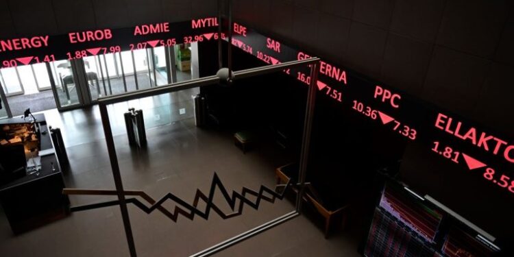 Σε ελεύθερη πτώση το Χρηματιστήριο Αθηνών: Χάθηκαν τα φετινά κέρδη